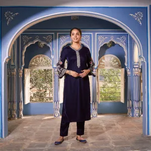 Blue Velvet Zari Embroidered Straight Kurta