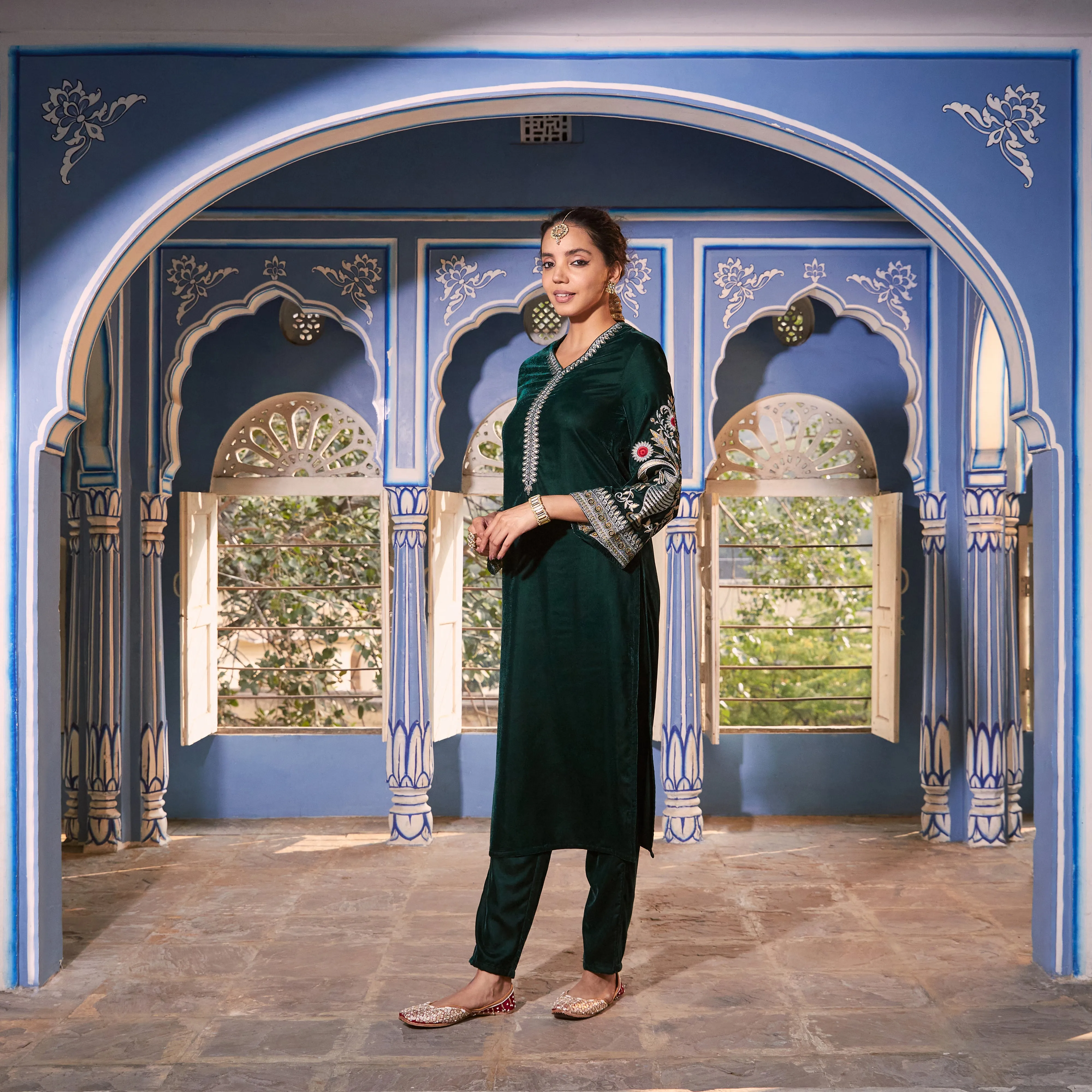 Emerald Green Velvet Zari Embroidered Straight Kurta