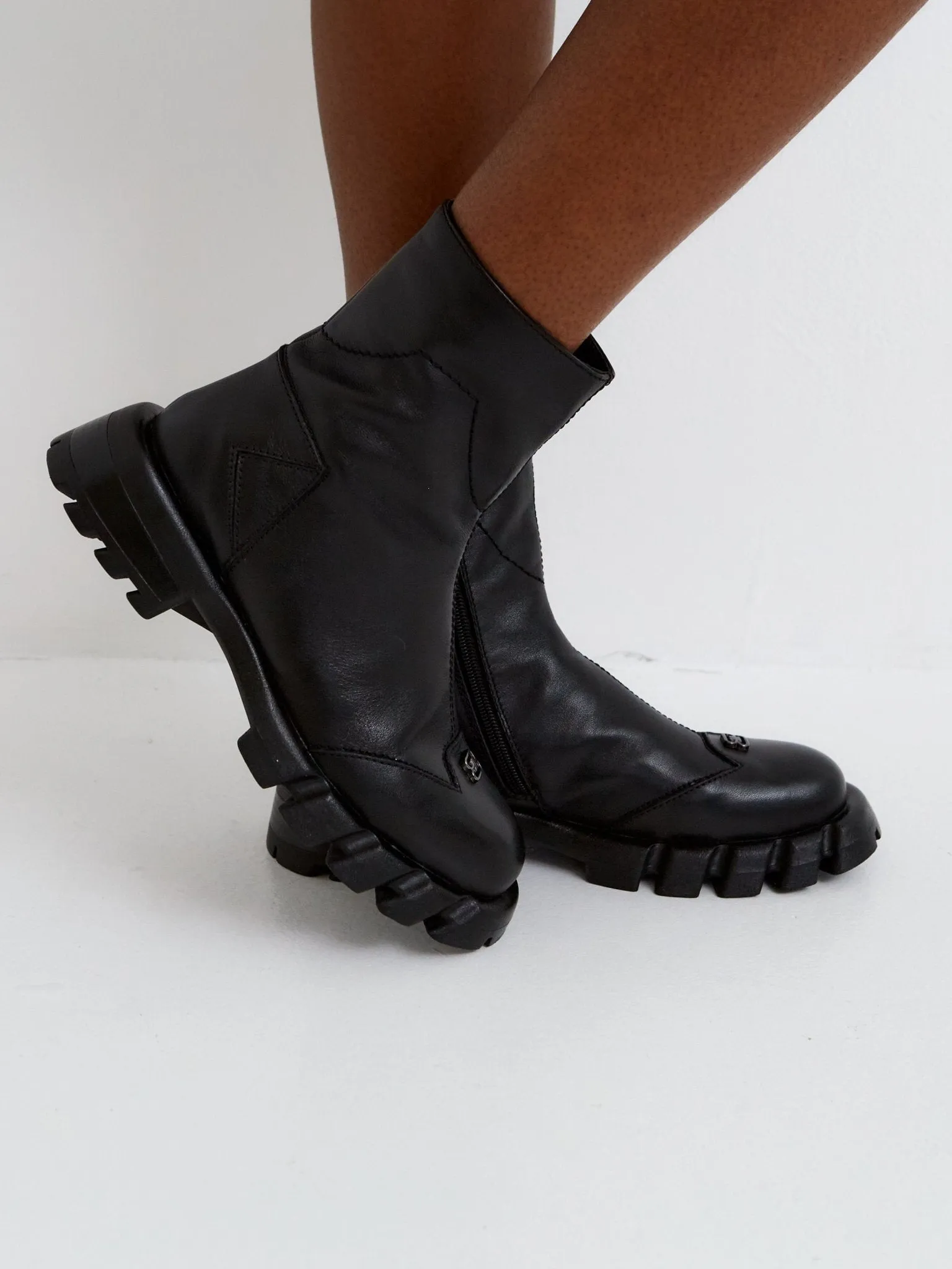 Leather Flat Sole Ankle Boots - Black