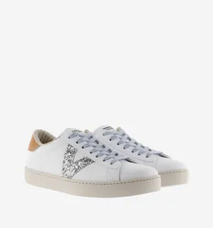 White leather sneaker with silver glitter V and teja heel